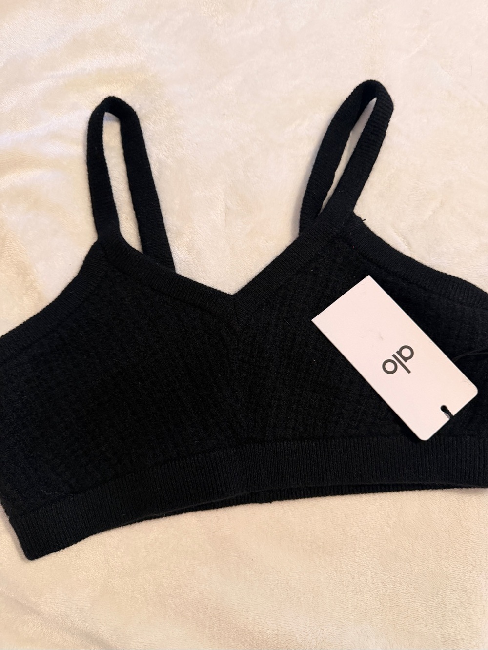 NWT ALO Yoga Cashmere Plush Waffle V-Neck Bra Black W9654R - Picture 3 of 7